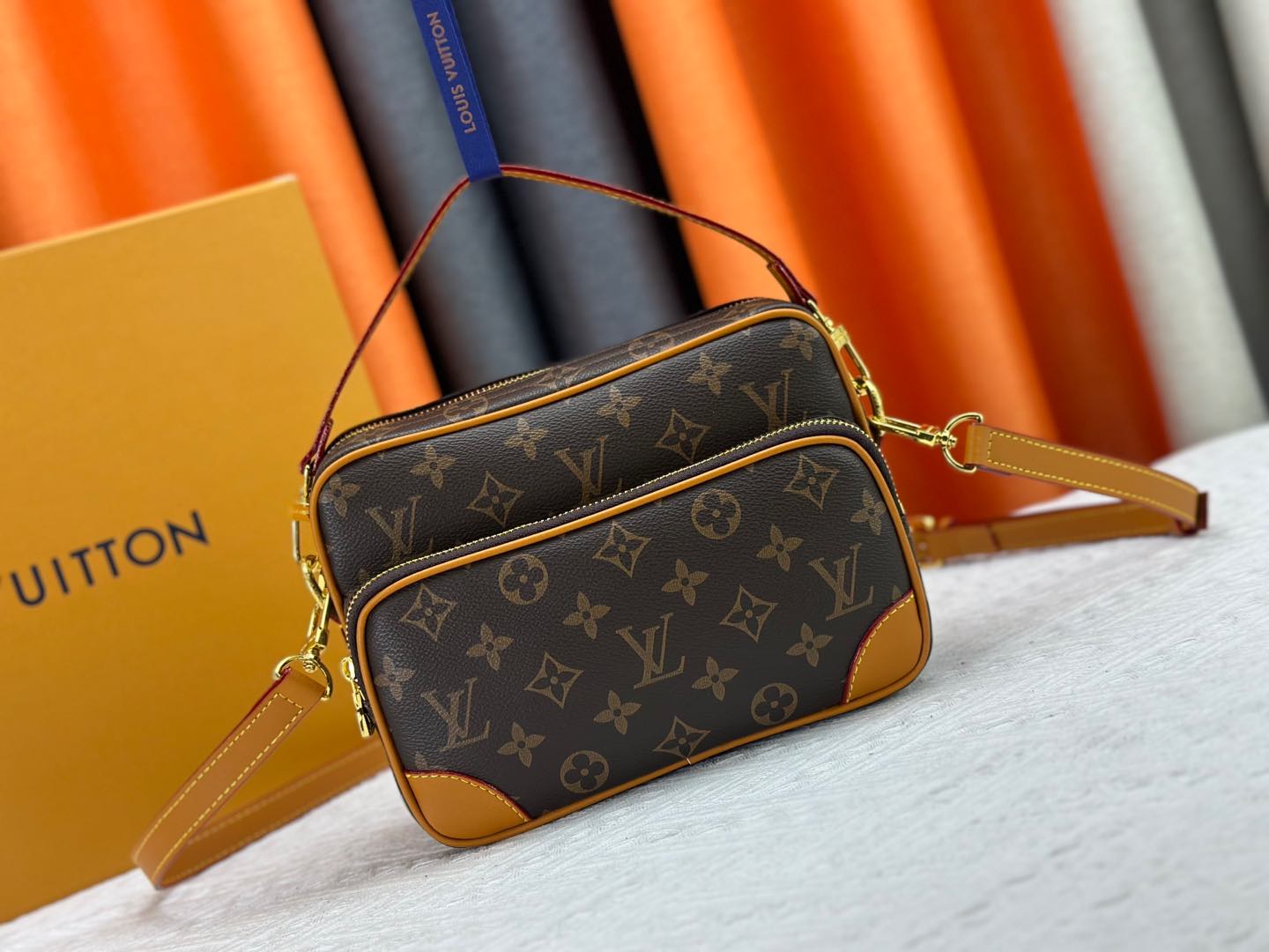 LV bag 648